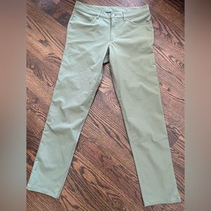 Lululemon Athletica Men’s ABC Classic Fit Olive Green 33”x 32”